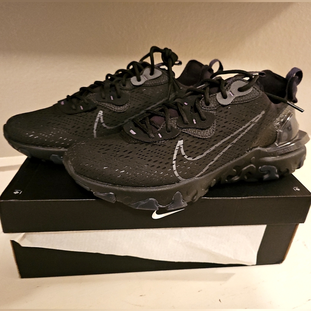 NEVER WORN MENS NIKE D/MS/X SHOES BLACK 11.5